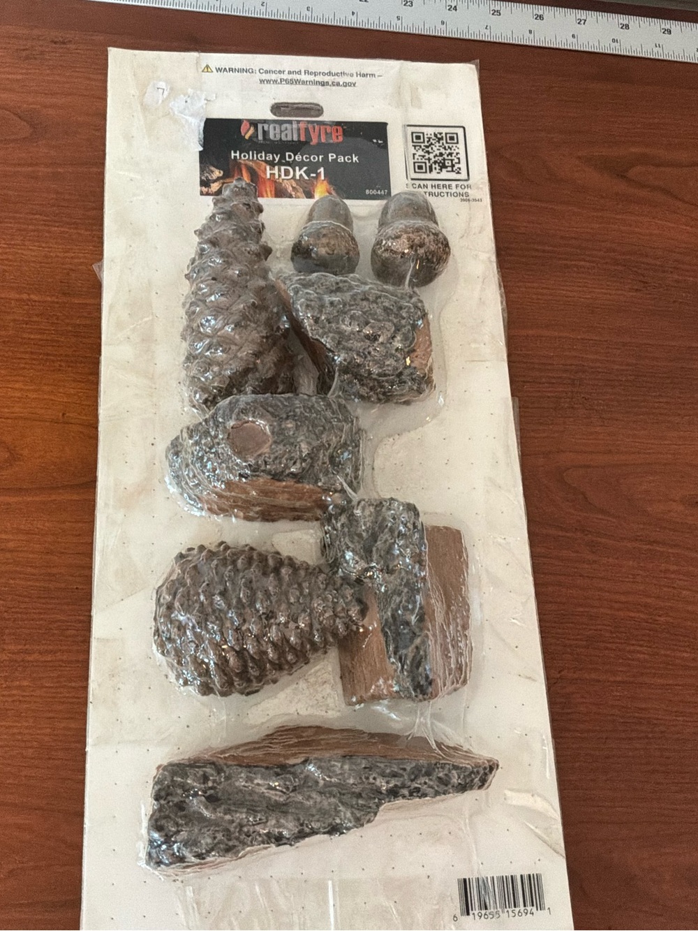 Holiday Décor pack by REALFYRE HDK-1, 2 pine cone,2 Acorns & 4 wood Chips